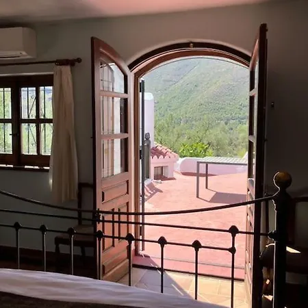 Cortijo Pago Y Benisalte- A Stylish Set Within Beautiful Mountain Views