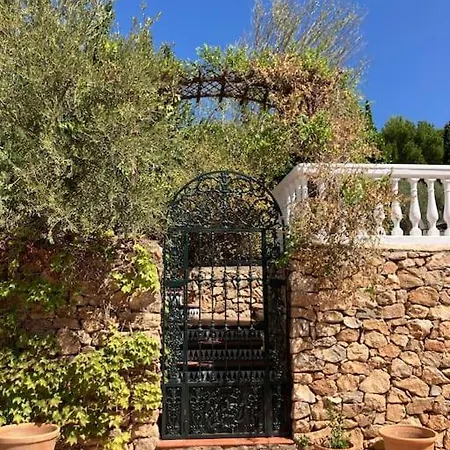 Villa Cortijo Pago Y Benisalte- A Stylish Set Within Beautiful Mountain Views
