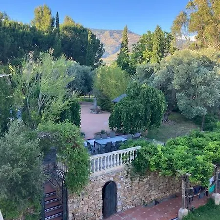Cortijo Pago Y Benisalte- A Stylish Set Within Beautiful Mountain Views