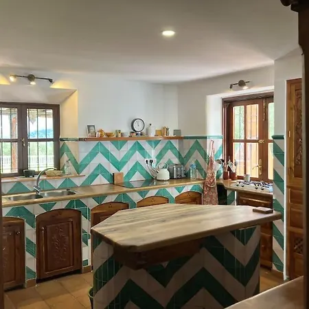 Cortijo Pago Y Benisalte- A Stylish Set Within Beautiful Mountain Views *