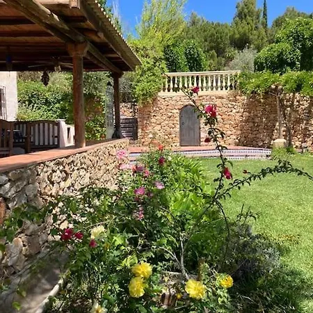 Cortijo Pago Y Benisalte- A Stylish Set Within Beautiful Mountain Views *