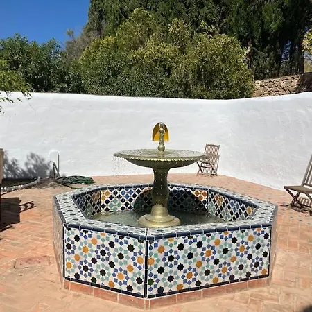Cortijo Pago Y Benisalte- A Stylish Set Within Beautiful Mountain Views