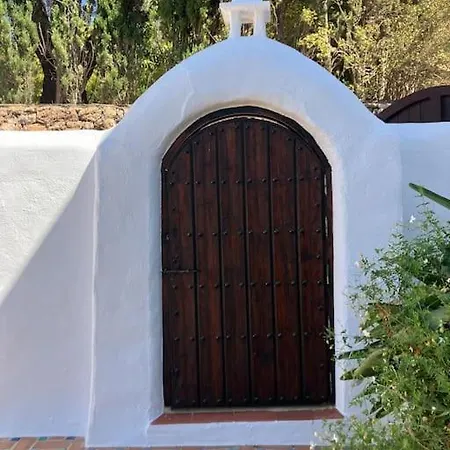 Cortijo Pago Y Benisalte- A Stylish Set Within Beautiful Mountain Views Villa *